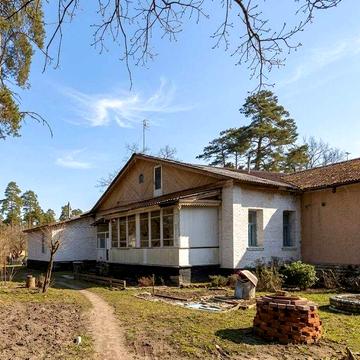 Продаж частини будинку 98м². 3 кімнати. 13 сот. Гараж. 2 входи. ID:606