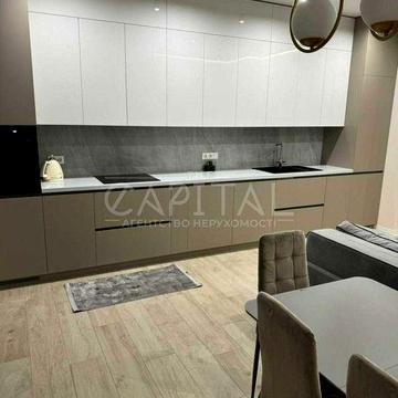 Пропонується в оренду простора 2-кімнатна квартира, загальною площею 120 квадратних метрів, в престижному ЖК "Дельмар".