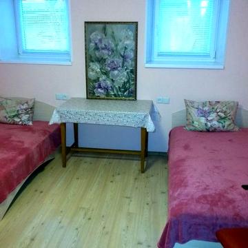 Здам 1 кімнатну квартиру цоколь з комунальними Павленки