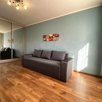 Петра Калнишевського вул. (Михайла Майорова), 8