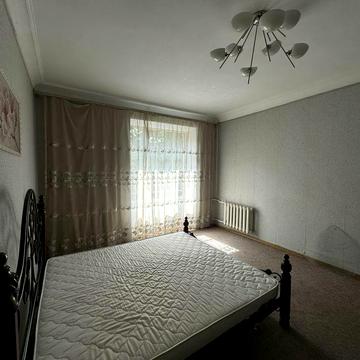 Новонаводницька вул. (Лаврська), 4/6