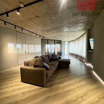 Продаж трикімнатної квартири в центрі міста пл.Богдана Хмельницького.