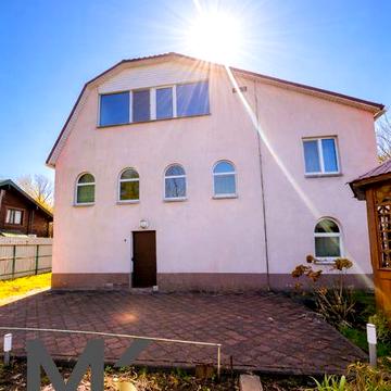 Просторий дачний будинок 270 м² з газом біля Києва — для життя або відпочинку