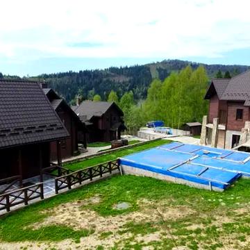 Лісова вул., 1