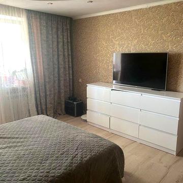 Продаж 3-кім.  квартири.Гараж