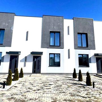 Продаж 2 поверхового дуплекса з ділянкою на 2 сотки, 92 кв. м, 4 кімнати