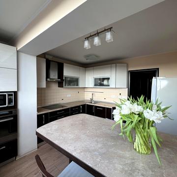 Василя Іваниса вул. (Миколи Матеюка), 5-Б