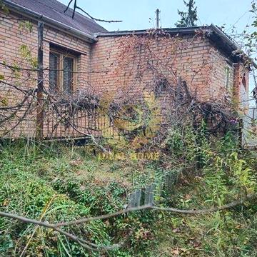 Продам будинок з великою земельною ділянкою в с.Заруддя