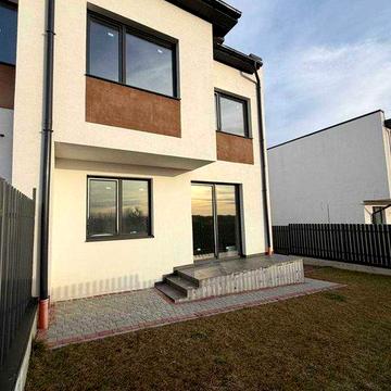 Преміальний котедж у с. Солонка (р-н вул. Наварійська)