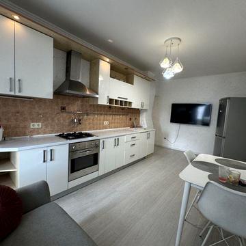 Продам 2х ком квартиру Парк победы Армейская Говорова кирпичный дом газовый