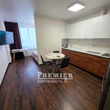 Продам квартиру 30 м² з ремонтом у новому будинку Скай Сіті