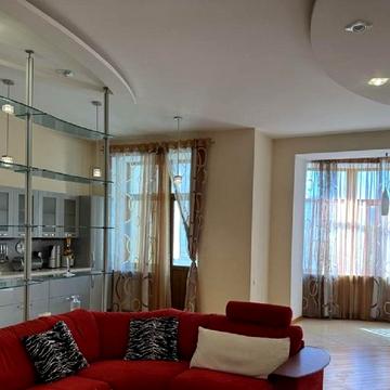 Андрія Гулого-Гуленка вул. (Віце-адмірала Азарова), 13