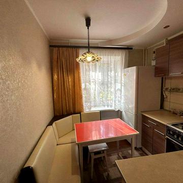 Здам на тривалий період 2-х кімнатну квартиру вул. Соборності б.40/Соцсісто.