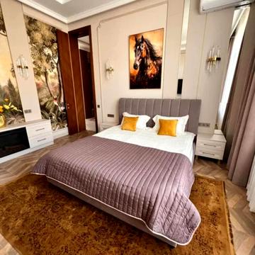 Сучасний будинок з віп ремонтом та басейном, Совіньон