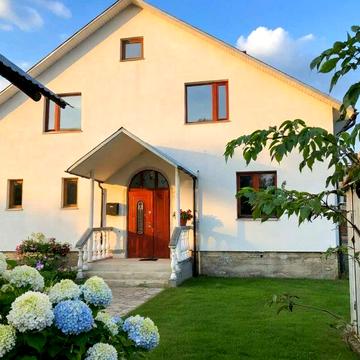 продається будинок у с.Новий Калинів|190кв.м,22сот