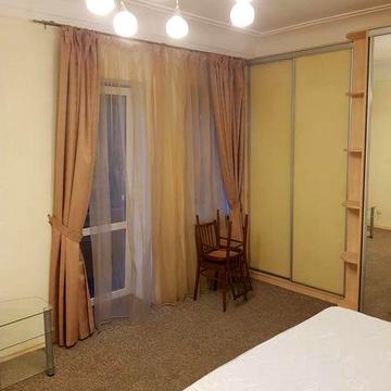 Продаж 3-к «сталінки» на Солом’янці — вул. Антонова, 2/32, корпус 7