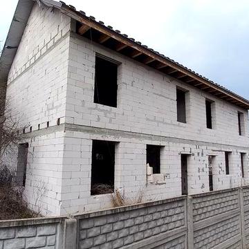 Дім, Дом, Двоповерховий недобудований