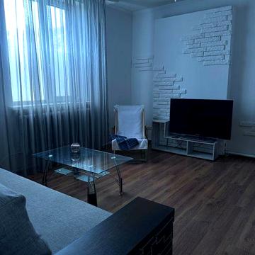 Сдам 2-комнатную квартиру с собственным двориком, беседкой и зоной барбекю • середина ул. Рабочей, Днепр