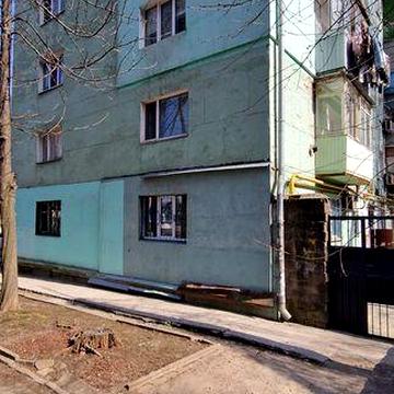 Продам 2 кім.кв. вул.Робоча, цегляний будинок