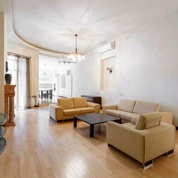 Продаж / Квартира  Київ, Голосіївський район, вул. Паньківська, 8/1