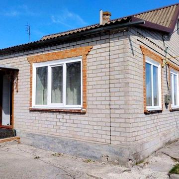 Большой дом, требует косметического ремонта, а так очень хорошее состоянее