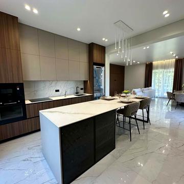 Квітнева вул., 22