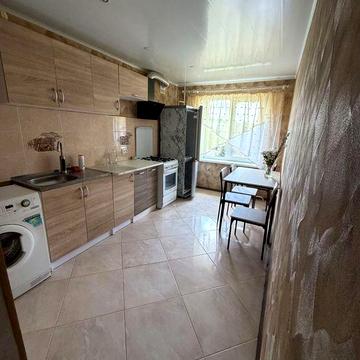 Здається трикімнатна квартира