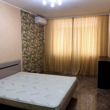 Олени Пчілки вул., 3