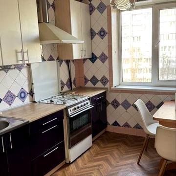 Здається простора 3-кімнатна квартира, Оболонь, Героїв Дніпра 7