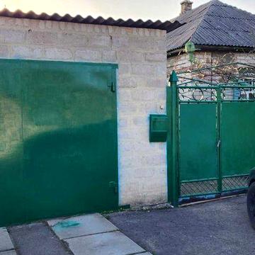 Продається будинок з гаражем в центрі по вул.Удільна (торг на місці)