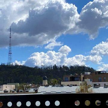 Оренда квартири з панорамними вікнами авалон Чорновола