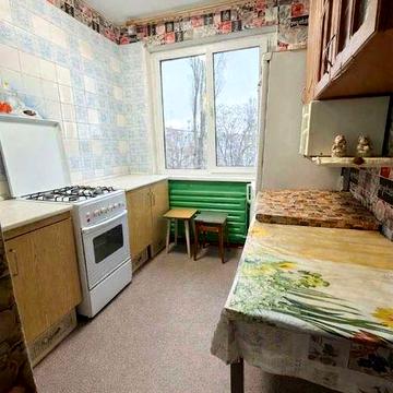 Продам 2 кімнатну квартиру в житловому стані!
