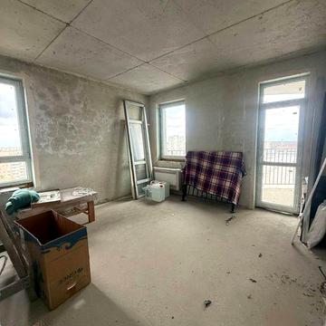 Продаж 1-кімнатної квартири в зданій заселеній новобудові  вул. Довга