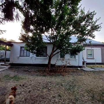 Продам будинок з великою земельною ділянкою та вихідом на річку