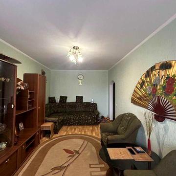 Продаж гаоної трьохкімнатної квартири в Довгинцівському районі