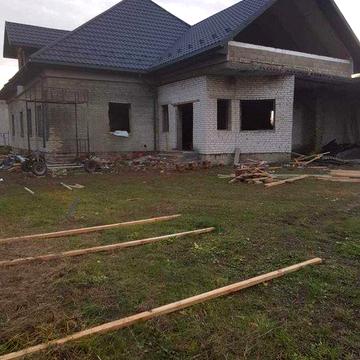 Продається будинок (8км. від м.Мостиська) та нежитлові приміщення