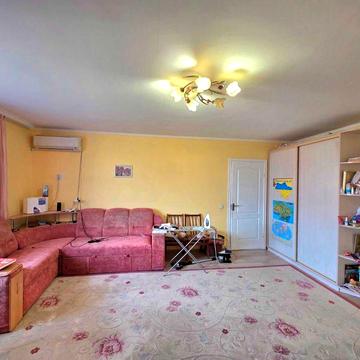 Будинок з власним бізнесом на фасаді с. Нове  р-н Фори