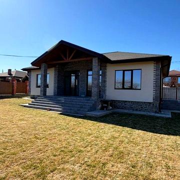 Продаж будинку в Новоолександрівці