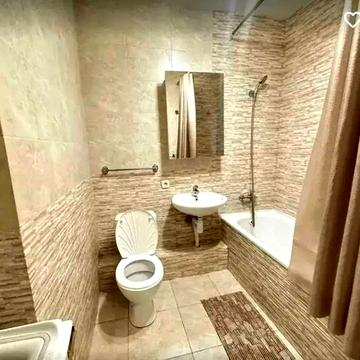 (1 кімнатна кварт, вільна 9000 за все) - Комунальні враховані