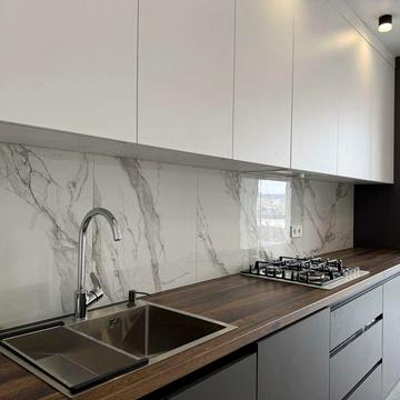 Простора квартира з ремонтом і меблями на Проспекті