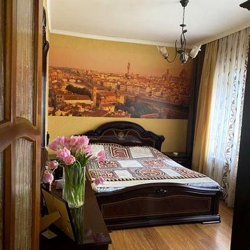 Полдома р-н Роддом, Горисполком.  Свет не отключают никогда.