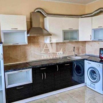 Продаж 1-кім. квартири з ремонтом метро Житомирська, вул. Кирила Розумовського