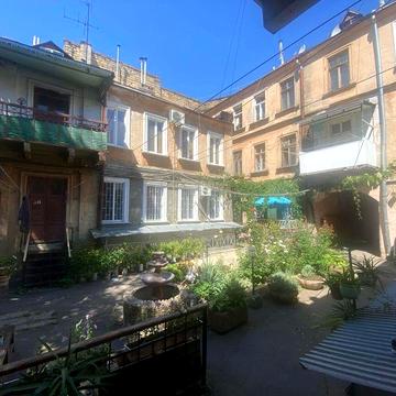 Аренда 3 х комн квартиру ул Старосенная ( староссенна) площадь