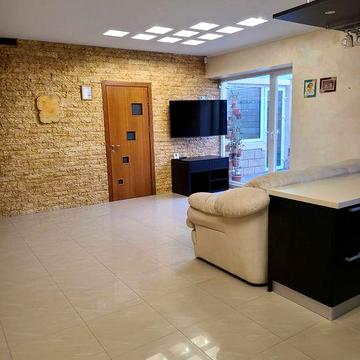 Двоповерховий будинок в престижному районі Придніпровськ, район Мирний