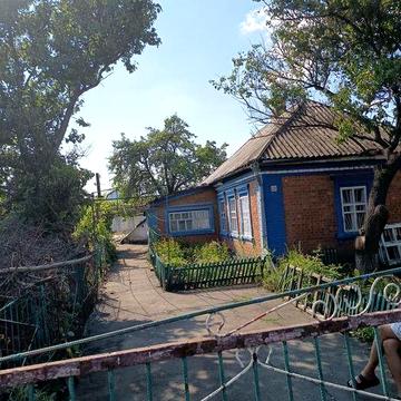 Продам будинок з пічним паровим опаленням .Підгородна.