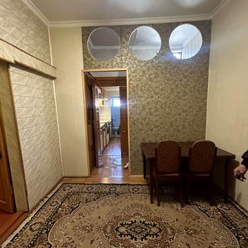 Дмитрівська вул., 7