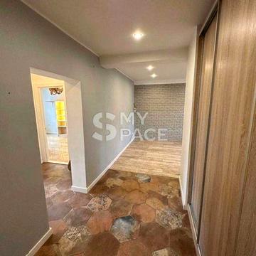 Продаж двокімнатної квартири вул. Перемишльська 9 Подільський р-н Вітряні Гори