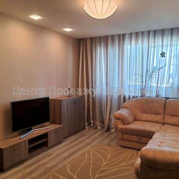 2 к квартира, Олексіївка, біля метро Перемога, пр. Перемоги, 62