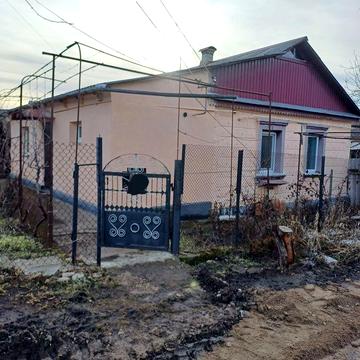 Продам гарний газифікований будинок з санвузлом,Дроздовка.