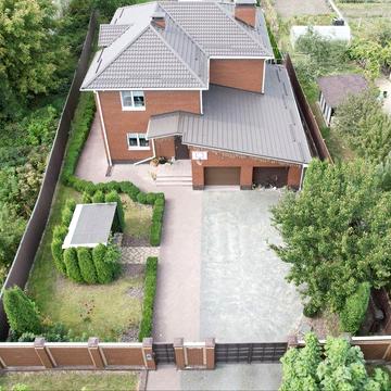 Продаж 2 поверхового будинку з гаражем на 2 авто і ділянкою на 21.33 сотки, 253.8 кв. в с. Косівщина